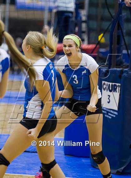 Thumbnail 2 in Williamsville South vs. John Glenn (NYSPHSAA Class B Final) photogallery.