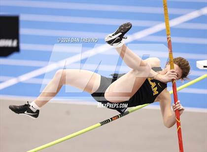 Thumbnail 2 in Beach District Pole Vault (Meet #3) photogallery.