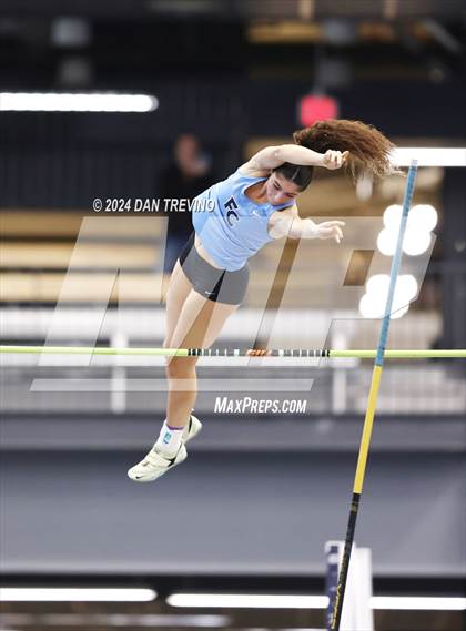 Thumbnail 3 in Beach District Pole Vault (Meet #3) photogallery.