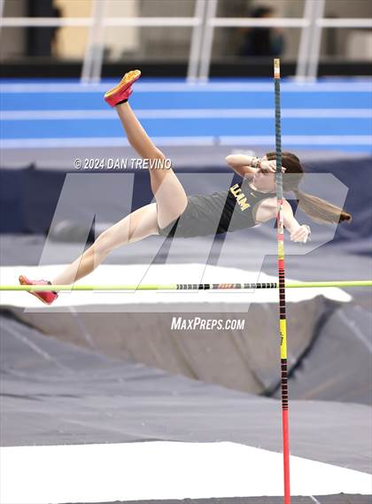 Thumbnail 2 in Beach District Pole Vault (Meet #3) photogallery.