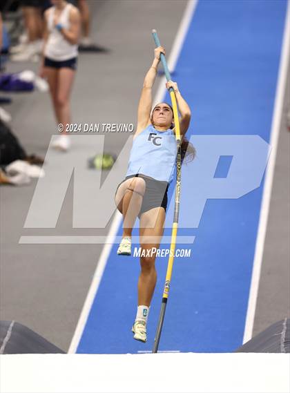 Thumbnail 1 in Beach District Pole Vault (Meet #3) photogallery.