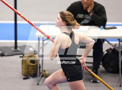 Thumbnail 2 in Beach District Pole Vault (Meet #3) photogallery.
