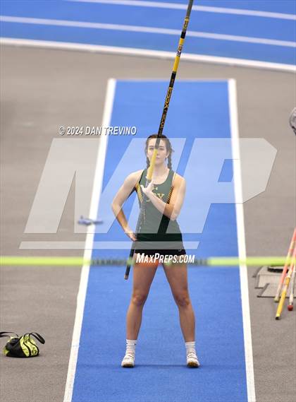 Thumbnail 1 in Beach District Pole Vault (Meet #3) photogallery.