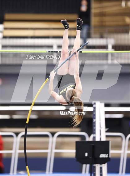 Thumbnail 3 in Beach District Pole Vault (Meet #3) photogallery.