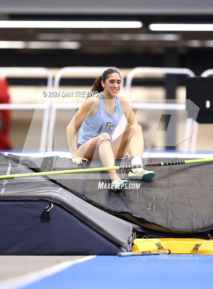 Thumbnail 2 in Beach District Pole Vault (Meet #3) photogallery.