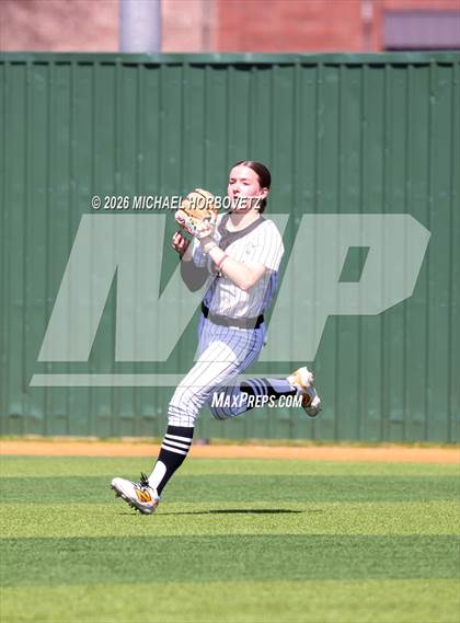 Thumbnail 1 in Melissa vs Aledo photogallery.