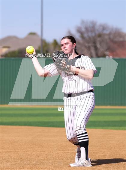 Thumbnail 2 in Melissa vs Aledo photogallery.