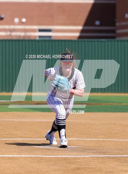 Thumbnail 1 in Melissa vs Aledo photogallery.