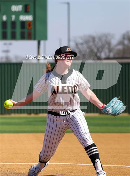Thumbnail 1 in Melissa vs Aledo photogallery.