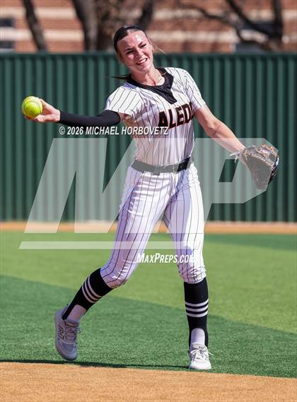 Thumbnail 3 in Melissa vs Aledo photogallery.