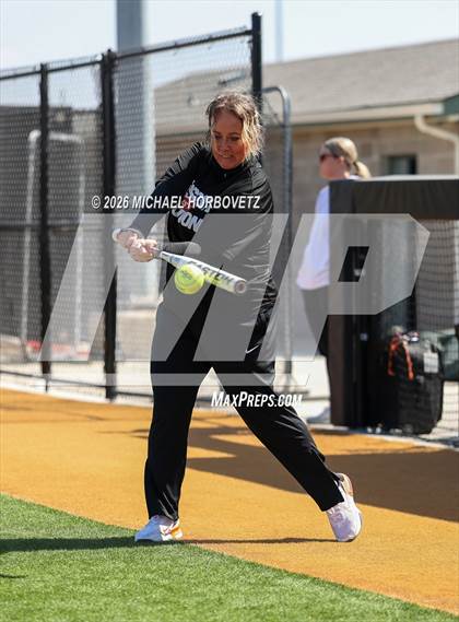 Thumbnail 2 in Melissa vs Aledo photogallery.