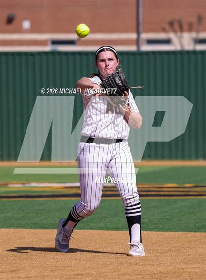 Thumbnail 1 in Melissa vs Aledo photogallery.