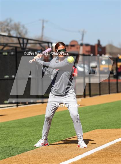 Thumbnail 2 in Melissa vs Aledo photogallery.