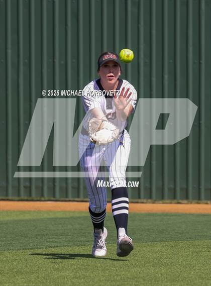 Thumbnail 2 in Melissa vs Aledo photogallery.