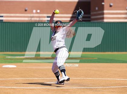 Thumbnail 2 in Melissa vs Aledo photogallery.