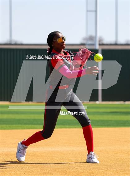 Thumbnail 3 in Melissa vs Aledo photogallery.