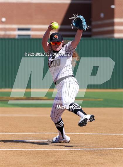 Thumbnail 2 in Melissa vs Aledo photogallery.