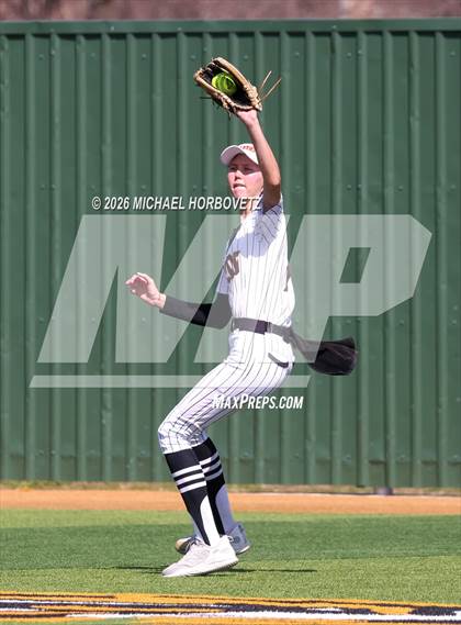 Thumbnail 2 in Melissa vs Aledo photogallery.