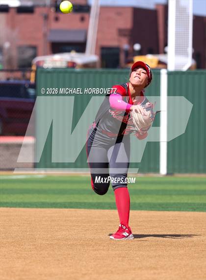 Thumbnail 2 in Melissa vs Aledo photogallery.