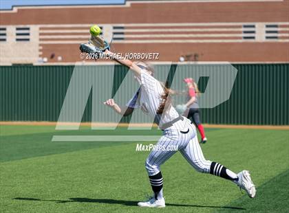 Thumbnail 2 in Melissa vs Aledo photogallery.