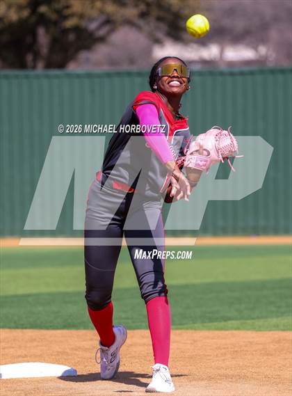 Thumbnail 3 in Melissa vs Aledo photogallery.