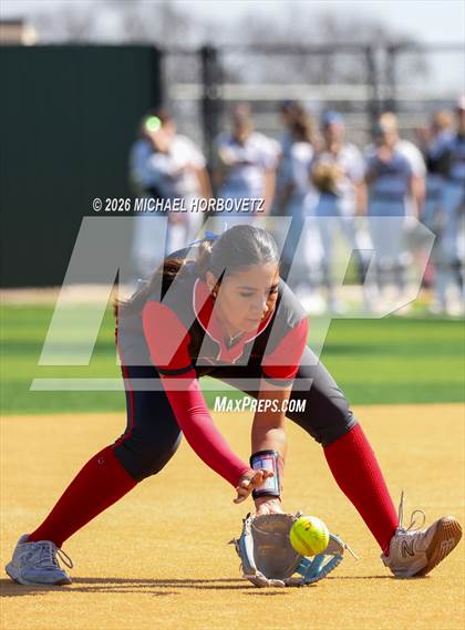 Thumbnail 2 in Melissa vs Aledo photogallery.