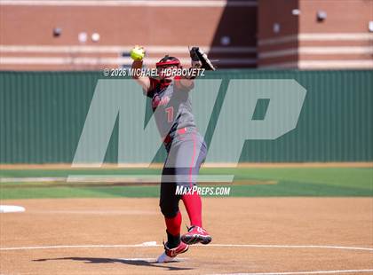 Thumbnail 2 in Melissa vs Aledo photogallery.
