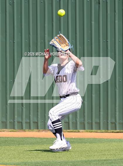 Thumbnail 2 in Melissa vs Aledo photogallery.
