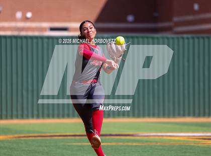 Thumbnail 2 in Melissa vs Aledo photogallery.