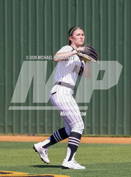 Thumbnail 1 in Melissa vs Aledo photogallery.