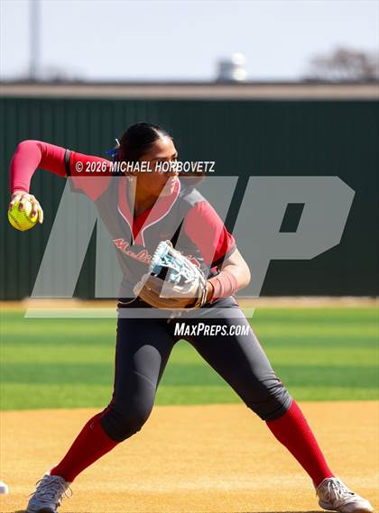 Thumbnail 2 in Melissa vs Aledo photogallery.