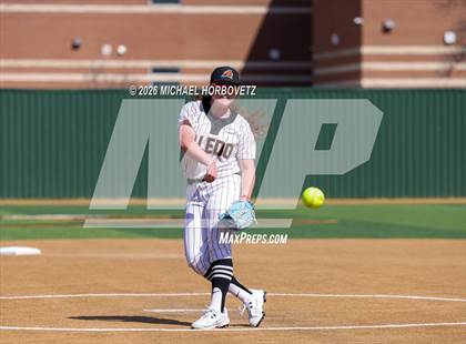 Thumbnail 2 in Melissa vs Aledo photogallery.