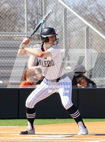 Thumbnail 3 in Melissa vs Aledo photogallery.