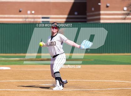 Thumbnail 3 in Melissa vs Aledo photogallery.