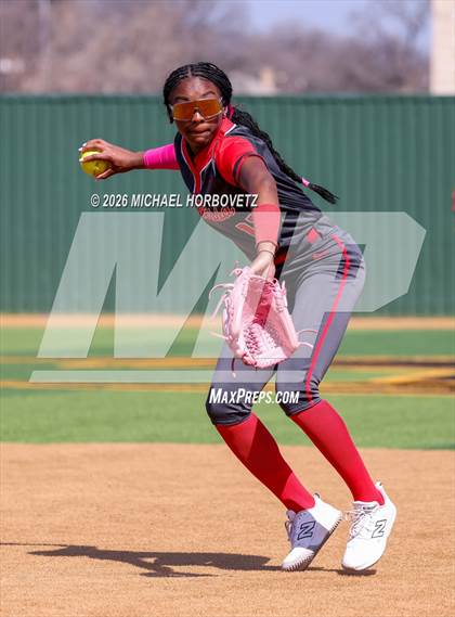 Thumbnail 3 in Melissa vs Aledo photogallery.