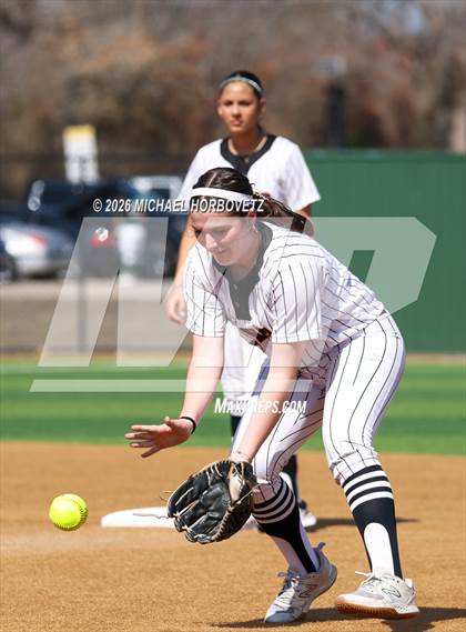 Thumbnail 2 in Melissa vs Aledo photogallery.