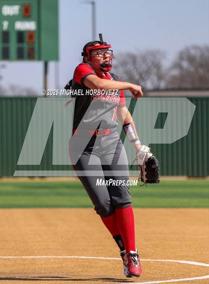 Thumbnail 3 in Melissa vs Aledo photogallery.