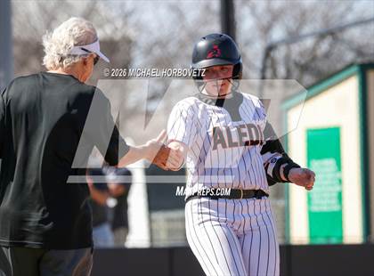 Thumbnail 3 in Melissa vs Aledo photogallery.