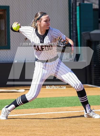 Thumbnail 2 in Melissa vs Aledo photogallery.