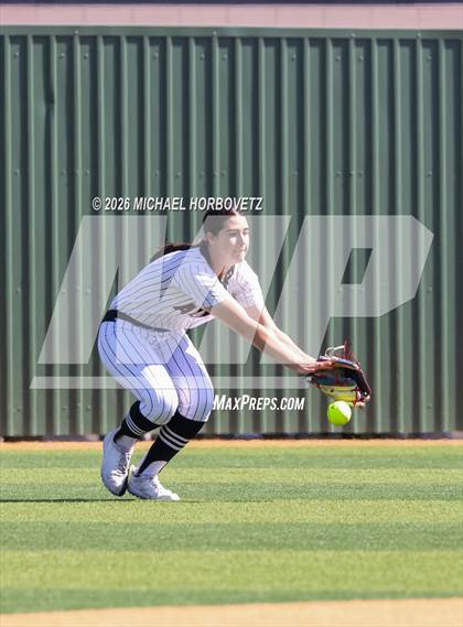 Thumbnail 1 in Melissa vs Aledo photogallery.