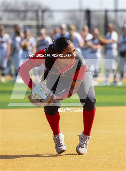 Thumbnail 3 in Melissa vs Aledo photogallery.