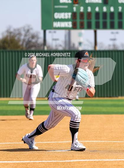 Thumbnail 3 in Melissa vs Aledo photogallery.