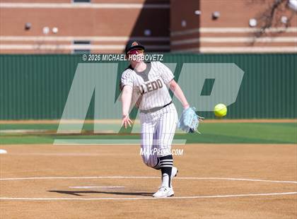 Thumbnail 3 in Melissa vs Aledo photogallery.