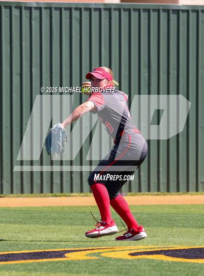 Thumbnail 3 in Melissa vs Aledo photogallery.