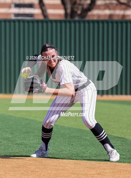 Thumbnail 2 in Melissa vs Aledo photogallery.