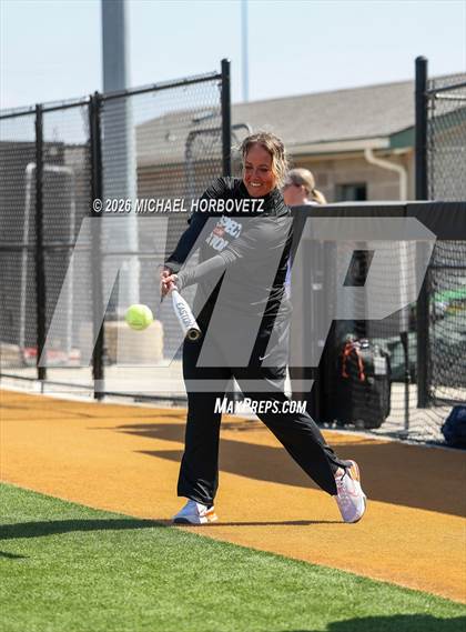 Thumbnail 3 in Melissa vs Aledo photogallery.