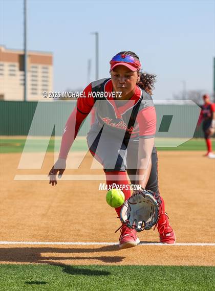 Thumbnail 3 in Melissa vs Aledo photogallery.