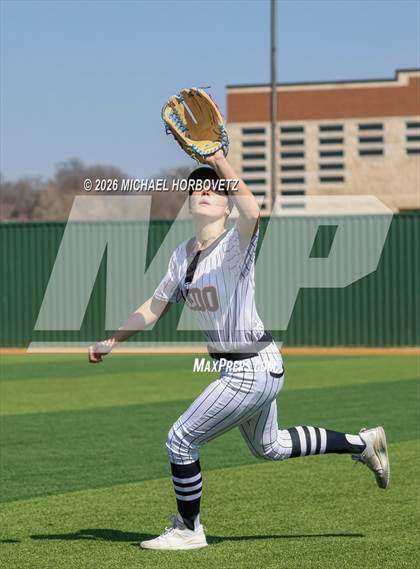 Thumbnail 3 in Melissa vs Aledo photogallery.
