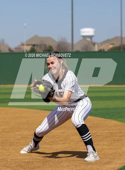 Thumbnail 2 in Melissa vs Aledo photogallery.