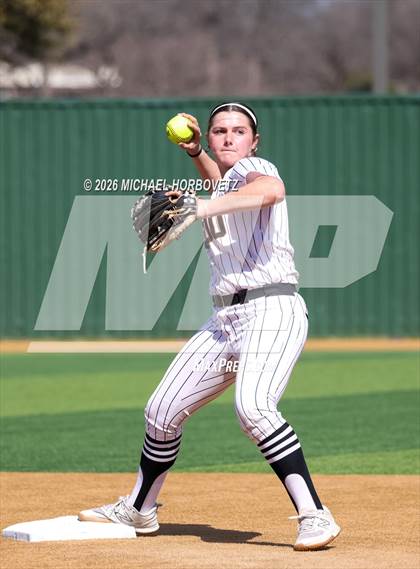 Thumbnail 3 in Melissa vs Aledo photogallery.